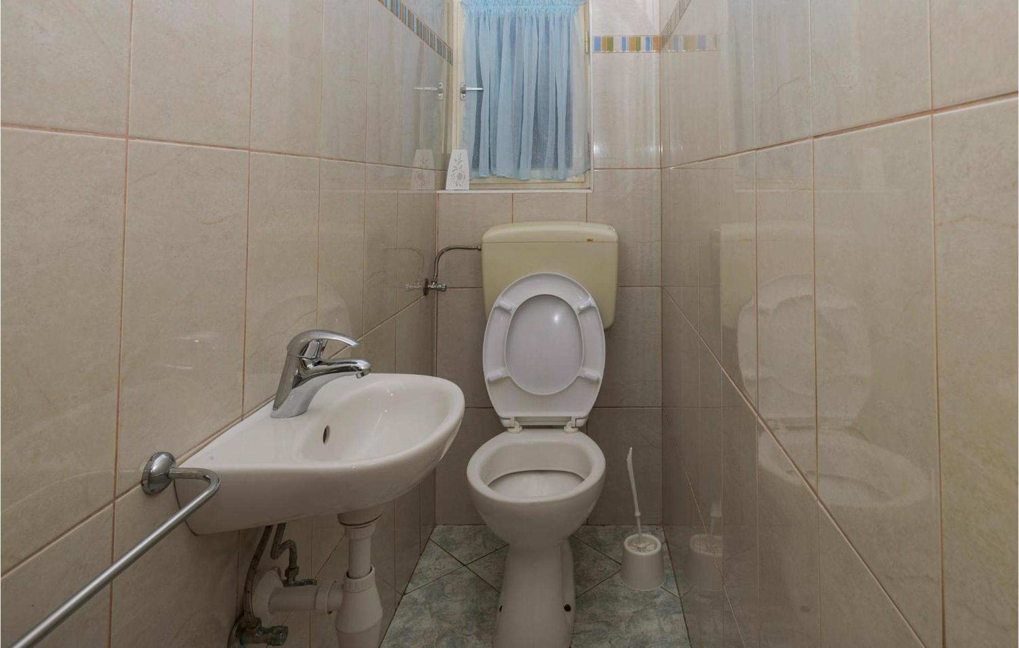3 Bedroom Beautiful Apartment In Senj Senj  Exterior foto
